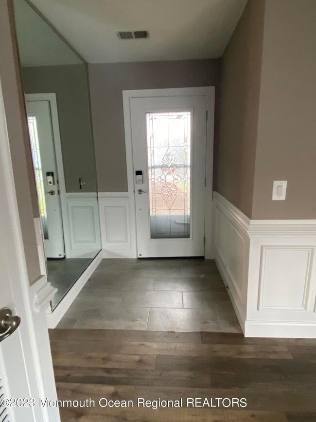 120 Oak Hill Dr in Toms River, NJ - Building Photo - Building Photo
