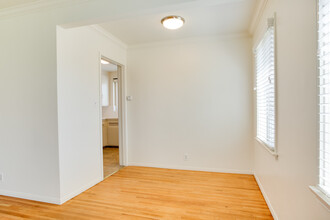 6421 W 86th Pl, Unit 1128 in Los Angeles, CA - Building Photo - Building Photo