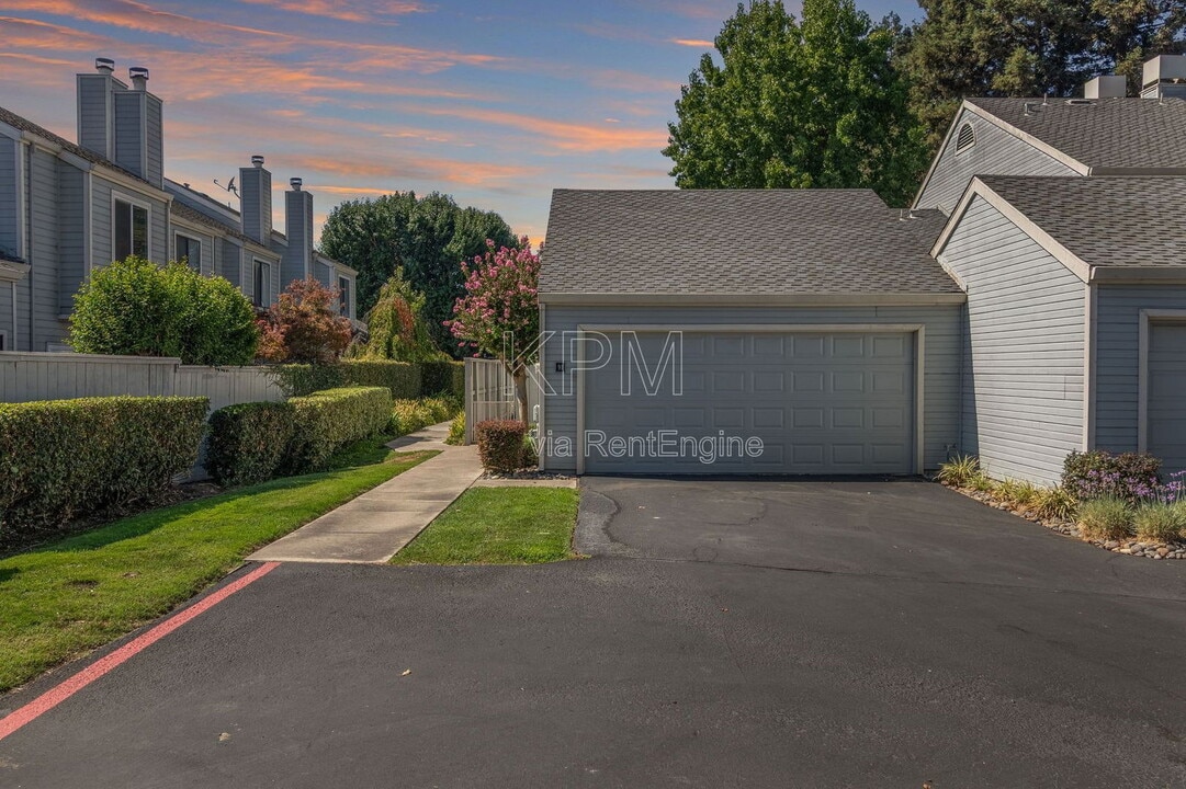 2930 Driftwood Pl in Stockton, CA - Building Photo