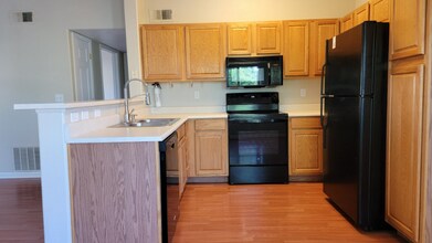 4875 S Balsam Way in Littleton, CO - Building Photo - Building Photo