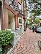 105 Charles St in Boston, MA - Building Photo - Building Photo