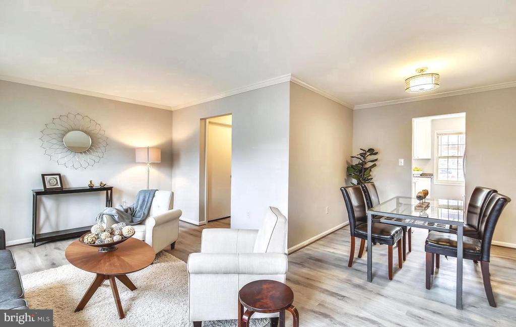 13 Prairie Rose Ct in Gaithersburg, MD - Building Photo