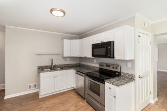 6416 Walnut Dr in Independence, KY - Foto de edificio - Building Photo