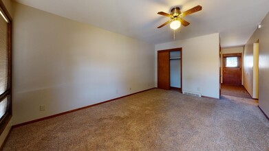 2114 Tyler St in Great Bend, KS - Building Photo - Building Photo