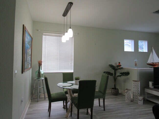 48 SE Sedona Cir in Stuart, FL - Building Photo - Building Photo