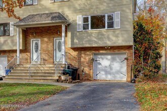 12 Lone Star Ln in Englishtown, NJ - Building Photo - Building Photo