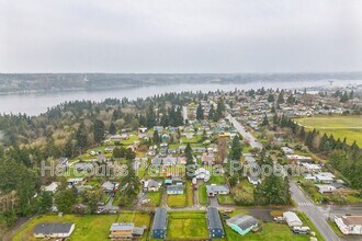 2831 NE Center St in Bremerton, WA - Building Photo - Building Photo