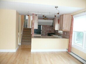 62 Lakeview Ter, Unit C in Burlington, VT - Building Photo - Building Photo