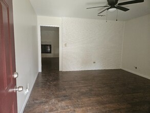 1221 McHam St in Irving, TX - Building Photo - Building Photo