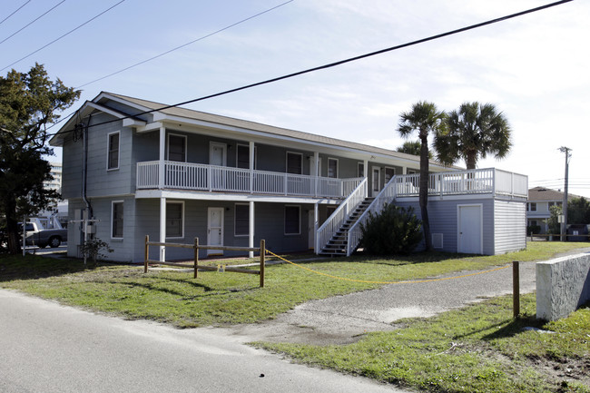 2206 Ocean Blvd S in North Myrtle Beach, SC - Building Photo - Building Photo