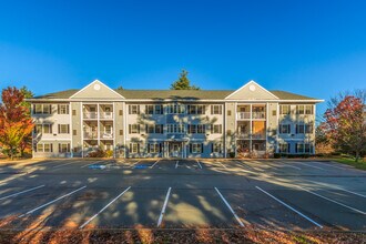 Residences on the Knoll Over Mystic Brook LLC in Goffstown, NH - Foto de edificio - Building Photo