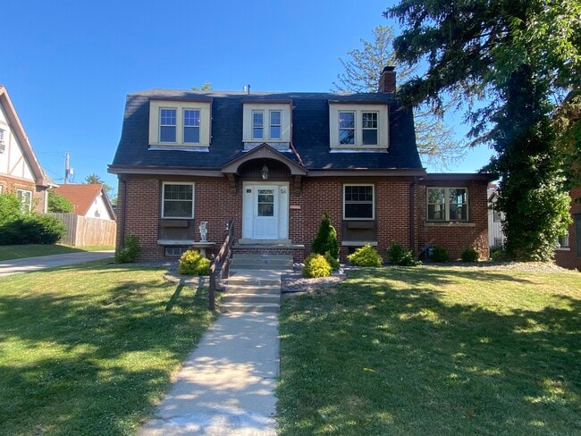 property at 7 W Conron Ave