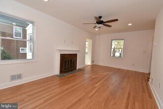 2302 Dexter Ave in Silver Spring, MD - Foto de edificio - Building Photo