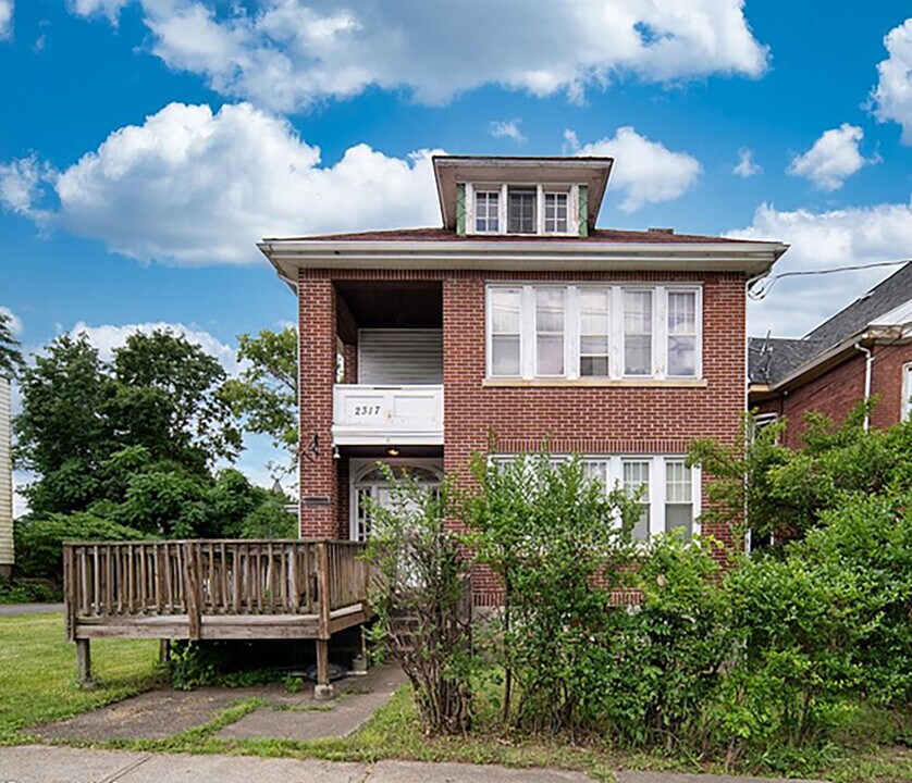 2317 15th St, Unit A-3b1b in Troy, NY - Building Photo