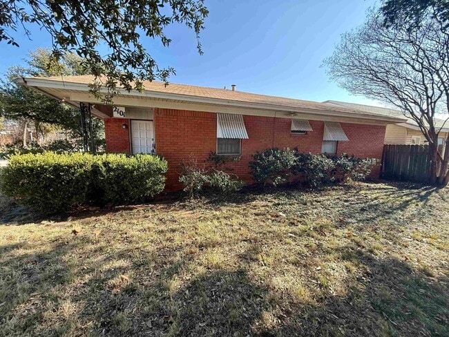 2101 Jones St in Wichita Falls, TX - Building Photo - Building Photo