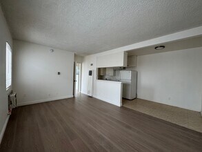 235&amp;237 W. Tujunga Ave. in Burbank, CA - Building Photo - Building Photo