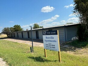 1627 FM351 in Beeville, TX - Building Photo - Building Photo