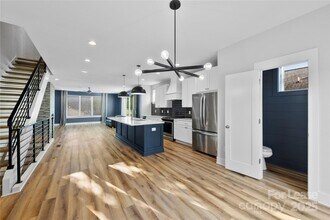 327 Coxe Ave in Charlotte, NC - Building Photo - Building Photo