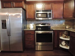 1019 Dwight Eisenhower Way in Clarksville, TN - Building Photo - Building Photo