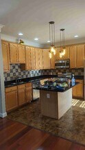 13231 Maple Creek Ln in Centreville, VA - Building Photo - Building Photo