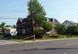 3700 Bladensburg Rd in Brentwood, MD - Foto de edificio - Building Photo