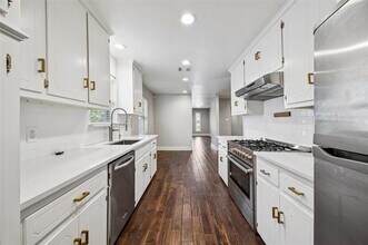 6820 E Mockingbird Ln in Dallas, TX - Building Photo - Building Photo