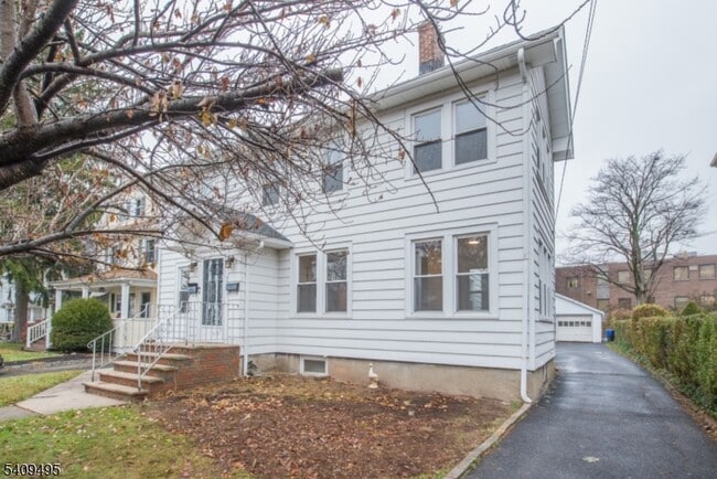 72 Claremont Ave in Verona, NJ - Building Photo - Building Photo