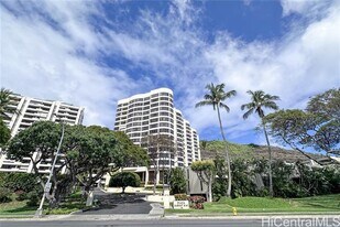 6770 Hawaii Kai Dr in Honolulu, HI - Building Photo