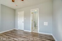 824 E 22nd St photo'