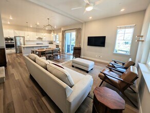 3993 Cavestri Cir in Pleasanton, CA - Building Photo - Building Photo