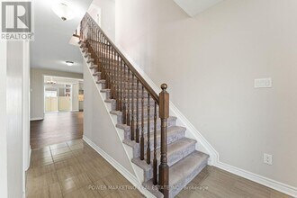 326 Sweetclover Way in Ottawa, ON - Building Photo - Building Photo