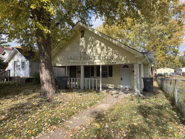 property at 1528 E Gimber St