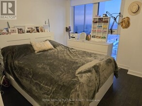 105 Oneida Crescent in Richmond Hill, ON - Building Photo - Building Photo