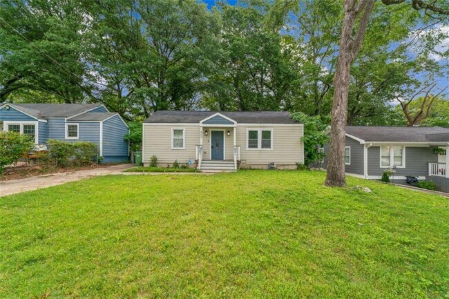 647 Robert St NW in Atlanta, GA - Building Photo - Building Photo