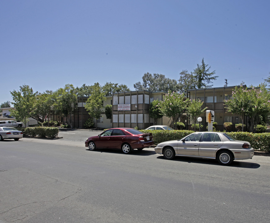 Hause Apartments in Carmichael, CA - Foto de edificio