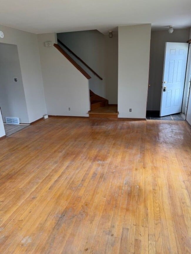 7111 W Brentwood Ave in Milwaukee, WI - Building Photo - Building Photo