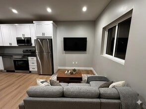 2269 Euclid Ave, Unit Unit B in Long Beach, CA - Building Photo - Building Photo