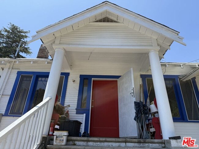 2565 Glen Green St in Los Angeles, CA - Building Photo - Building Photo