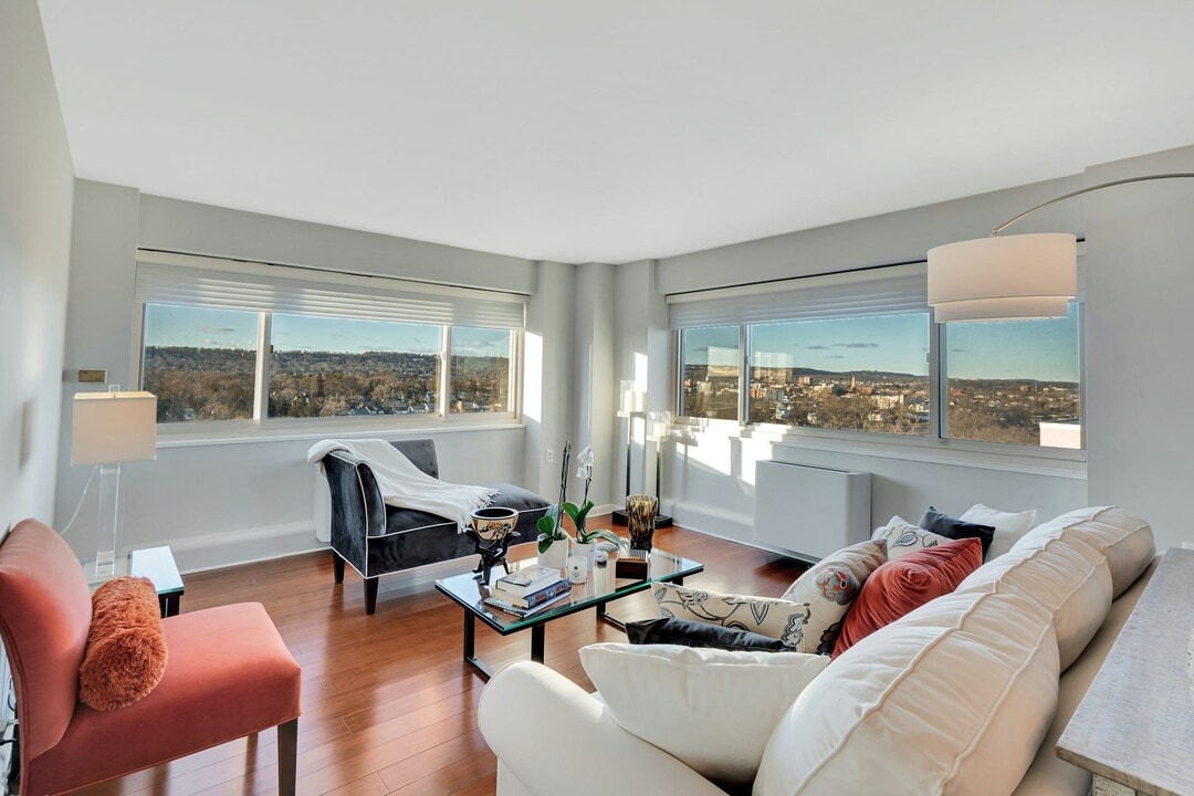 377 S Harrison St-Unit -12F in East Orange, NJ - Building Photo