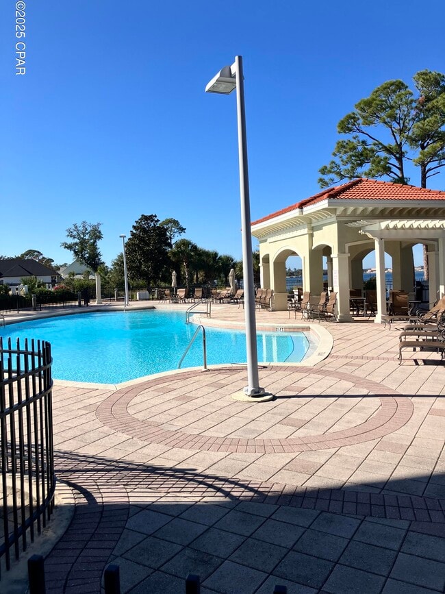 property at 2400 Grandiflora Blvd