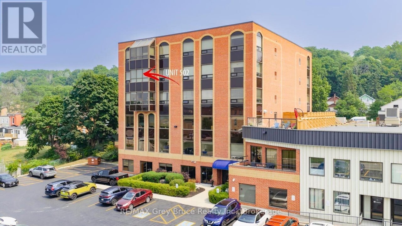 1717 2nd Ave E in Owen Sound, ON - Building Photo