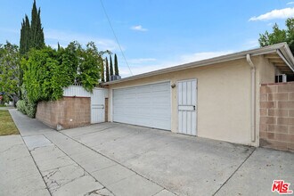 465 N Kilkea Dr in Los Angeles, CA - Building Photo - Building Photo