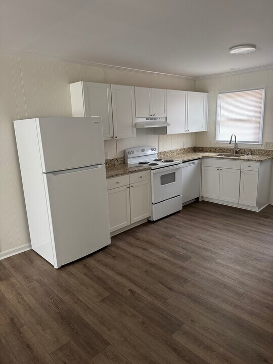 2106 Rouse Rd in Kinston, NC - Foto de edificio