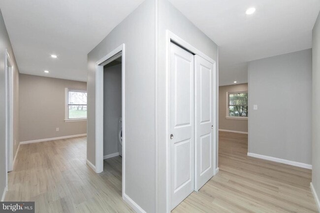 property at 2 S Sunset Rd