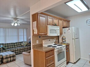 1010 Wolverton E in Boca Raton, FL - Building Photo - Building Photo