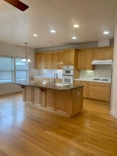 566 Calle Florencia in Morgan Hill, CA - Foto de edificio - Building Photo