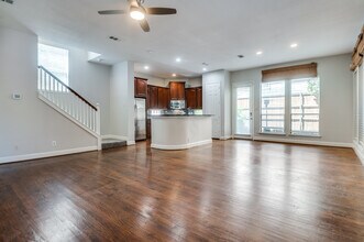 909 City Side Ln in Dallas, TX - Building Photo - Building Photo