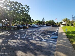 935 N Halifax Ave in Daytona Beach, FL - Building Photo - Building Photo