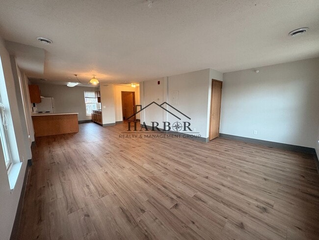 property at 146 S Broadway Ave