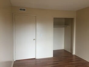 112 Robinwood Dr in Greenville, KY - Building Photo - Building Photo